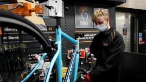 Lee más sobre el artículo Halfords advierte que la demanda de bicicletas se verá afectada por la inflación y el gasto ajustado de los consumidores