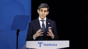 Lee más sobre el artículo Telefónica gana un 88% menos hasta junio, 1.026 millones, y mejora objetivos