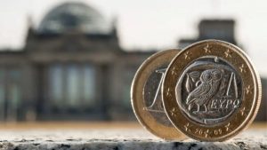 Lee más sobre el artículo España: El euro cae frente al dólar al mínimo