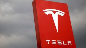 Lee más sobre el artículo JP Morgan recorta el precio de Tesla hasta 385 dólares