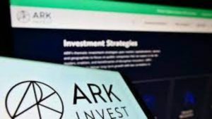 Lee más sobre el artículo Lecturas populares: ARK cerrará el último ETF