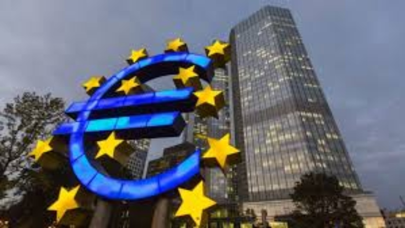 El euro cotiza con alzas antes de la reunión