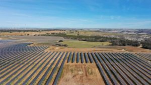 Lee más sobre el artículo Iberdrola pone en marcha en Extremadura la planta fotovoltaica más grande de Europa