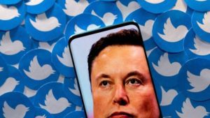 Lee más sobre el artículo Musk dice: Twitter debería seguir adelante si proporciona pruebas de cuentas reales