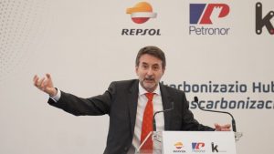 Lee más sobre el artículo El CEO de Repsol se revuelve contra el hachazo fiscal a las energéticas: “Es discriminatorio”