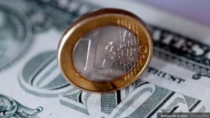 Lee más sobre el artículo La inflación ‘silenciosa’: así te afecta la debilidad del euro frente al dólar