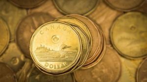 Lee más sobre el artículo Dólar canadiense se ve al alza si se desvanecen los temores de recesión: sondeo de Reuters
