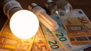 Lee más sobre el artículo Precio de la luz hoy 3 de septiembre por horas: cuándo es más barata y cuándo más cara