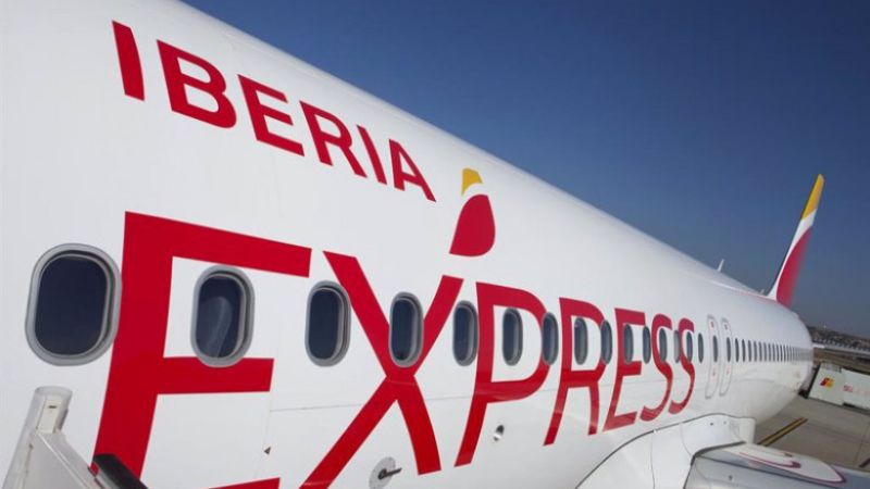 Economía.- Iberia Express cancela cuatro vuelos este sábado