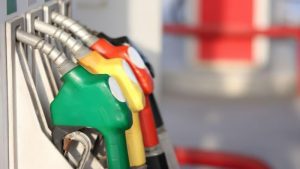 Lee más sobre el artículo ¿Por qué cae la gasolina, pero no el diésel?