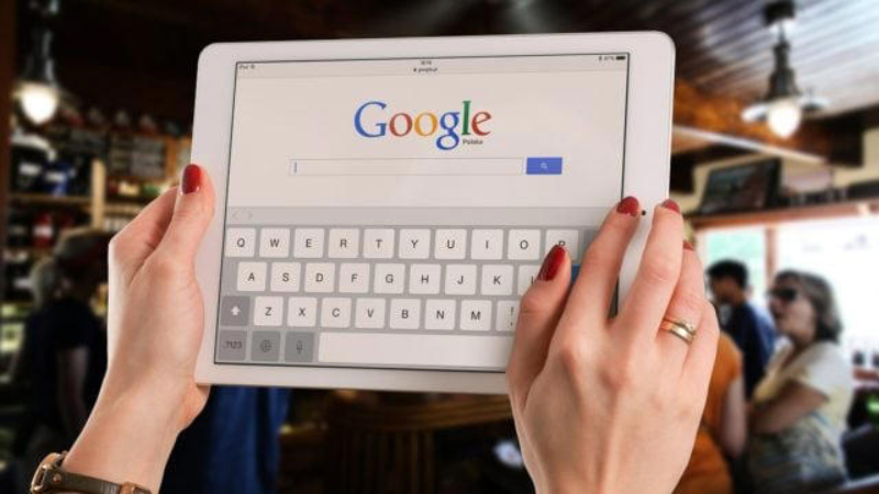 Alphabet reporta ventas por debajo de objetivos; pesa negocio de publicidad online