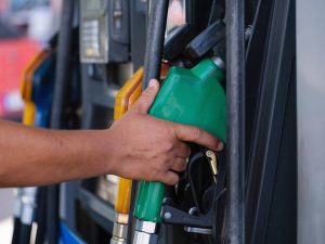 Lee más sobre el artículo Gasolina súper vuelve a bajar por tercer mes consecutivo