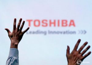 Lee más sobre el artículo Acciones de Toshiba suben tras el informe de posible compra