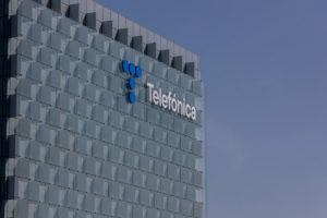 Lee más sobre el artículo Las acciones de Telefónica repuntan más de un 3%