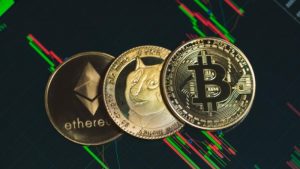 Lee más sobre el artículo Dogecoin se desploman, y Bitcoin y Ethereum se mantienen firmes