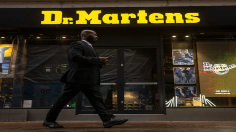 Las acciones de Dr. Martens se desploman luego del reporte de ventas y ganancias