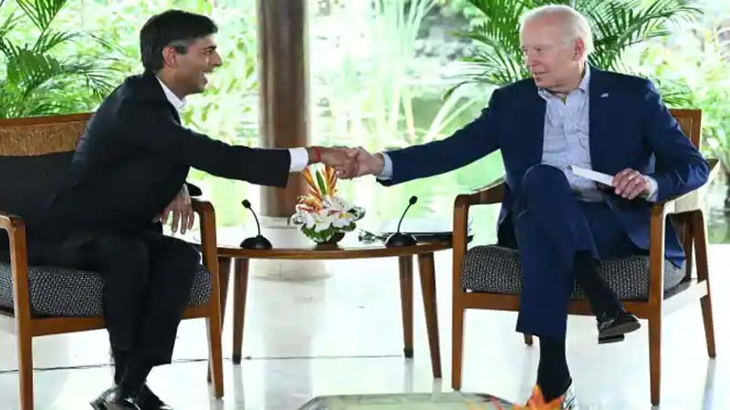 Rishi Sunak y Joe Biden fotografiados al margen de la Cumbre del G20 en Indonesia el 16 de noviembre de 2022