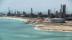 Lee más sobre el artículo Arabia Saudita reduce los precios del petróleo para Asia