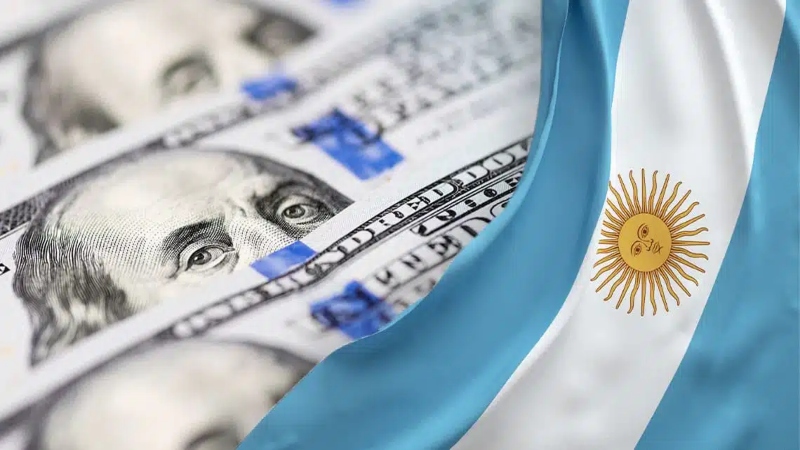 El dólar blue cotiza cerca de los ARS 340