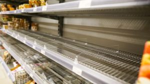 Lee más sobre el artículo Los 5 productos que escasearán en los supermercados en 2023