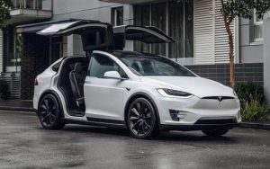 Lee más sobre el artículo Tesla inicia la entrega de los modelos S y X en China