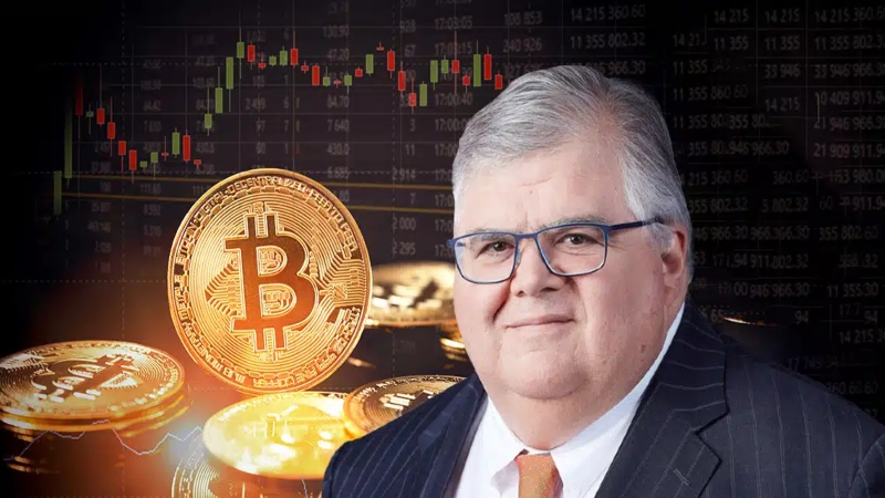 Agustín Carstens aseguró que las criptomonedas no son "nada cercano" al dinero, pero desconoce las capacidades de bitcoin para serlo.