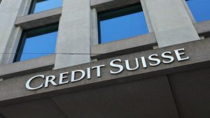 Lee más sobre el artículo Credit Suisse cae al retrasar la publicación de su informe anual