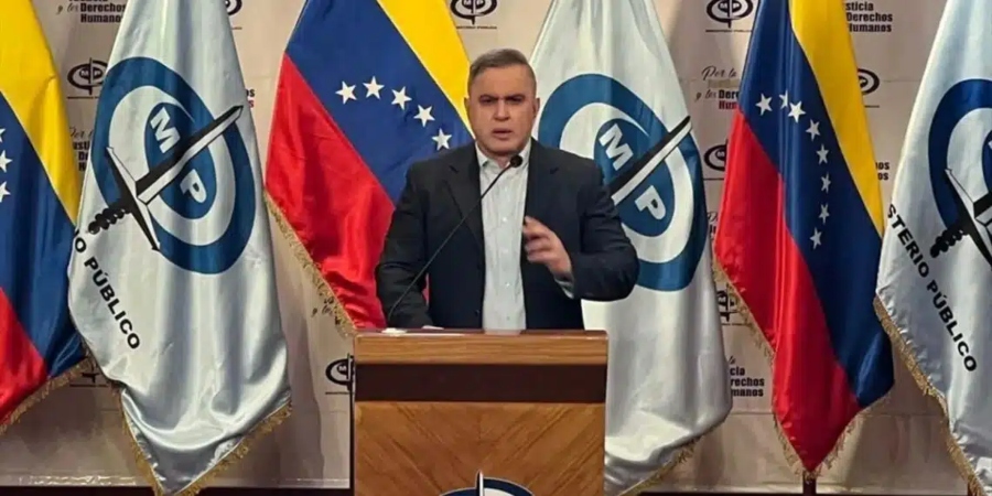 Tarek William Saab dijo que el exsuperintendente Joselit Ramírez participó en una red de corrupción junto a exfuncionarios de la petrolera estatal.