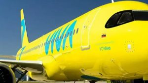 Lee más sobre el artículo Empleados de Viva Air arman protesta a las afueras de El Dorado