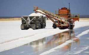 Lee más sobre el artículo Una ola de nacionalizaciones amenaza a la minería en América Latina