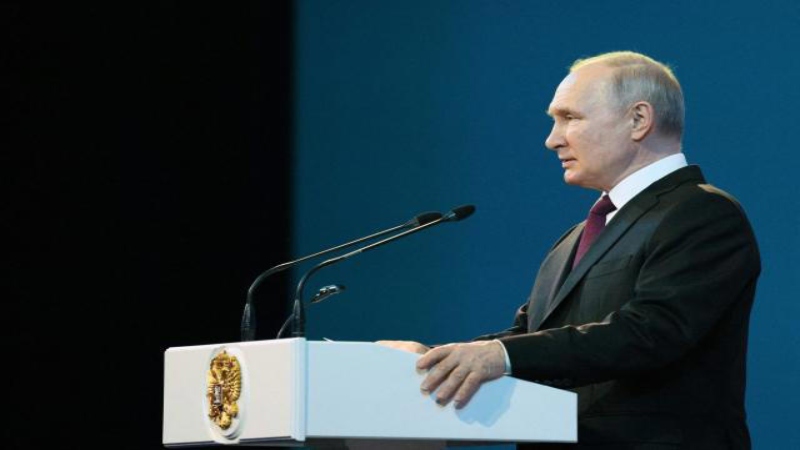 El presidente ruso, Vladimir Putin, pronuncia un discurso dedicado al Día de la Cosmonáutica de Rusia en el Kremlin de Moscú el 12 de abril de 2023