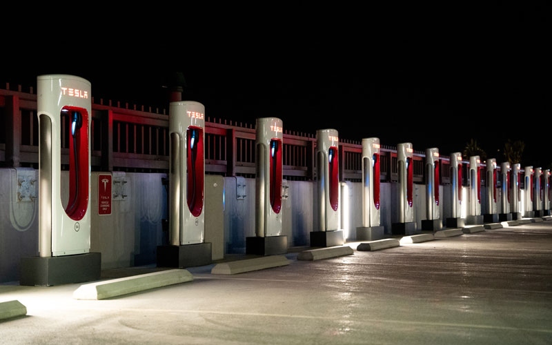 Tesla ya tenía previsto abrir parcialmente su red de 45.000 cargadores a todos los modelos de vehículos eléctricos para finales de 2024.