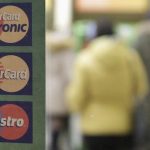 Mastercard y Fiserv rebajadas por Monness por preocupaciones de valoración